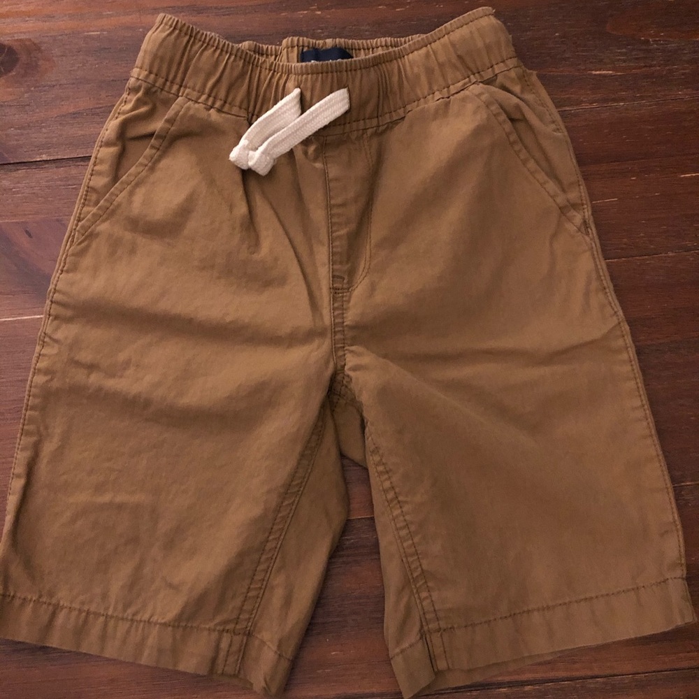 Children’s Place size 6 Khaki Shorts